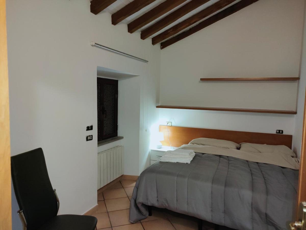 Francigena Viterbo Apartment Con Parcheggio Gratuito A Soli 2 Minuti Eksteriør bilde